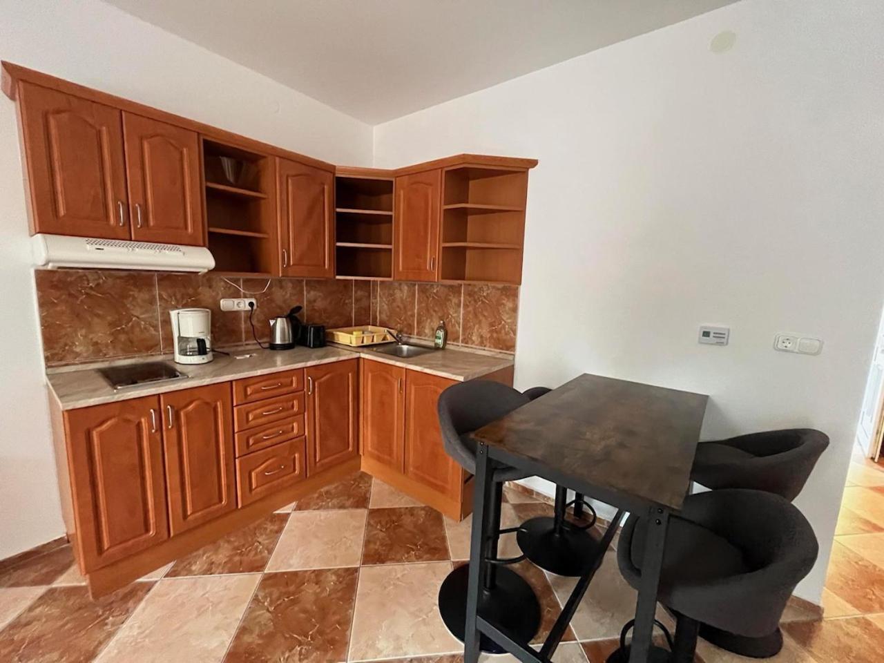 Y Apartman 巴拉通雷勒 外观 照片